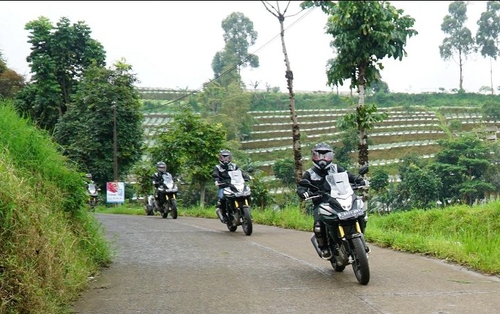 Waspada Jalan Berpasir, Ini Teknik Pengereman Yang Aman