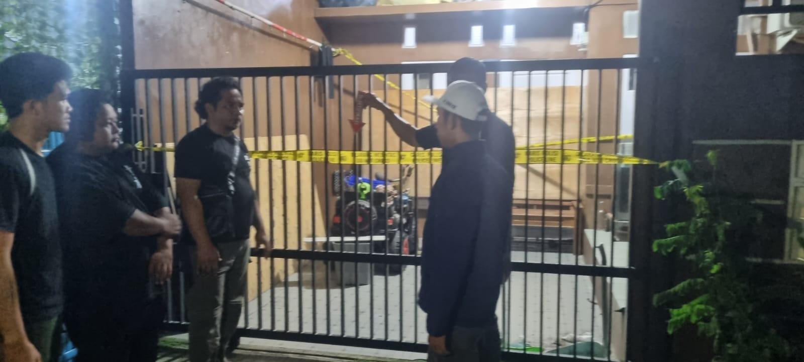 Diduga Cemburu, Istri Tewas Bersimbah Darah di Karawang, Suami Kritis