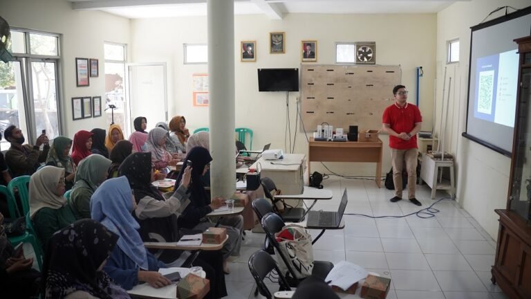Telkom Dorong UKM Bandung Naik Kelas Lewat Pelatihan Pemasaran Digital
