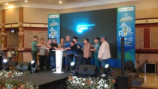 Job Fair 2025, Bandung Buka Ribuan Peluang, Komitmen Kuat Kurangi Angka Pengangguran