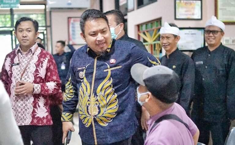 Pastikan Layanan Kesehatan Berjalan Optimal, Bupati Subang Reynaldy Tinjau Puskesmas Sukarahayu