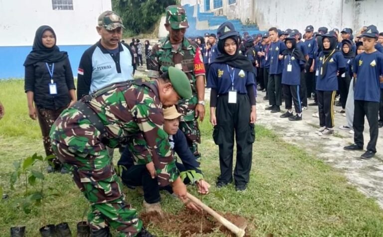 MPLS SMK Bina Taruna Jalancagak Subang, TNI Bersama Siswa Tanam Pohon