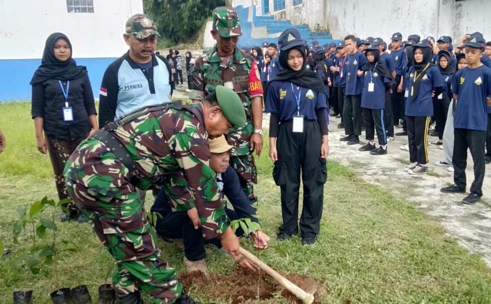 MPLS SMK Bina Taruna Jalancagak Subang, TNI Bersama Siswa Tanam Pohon