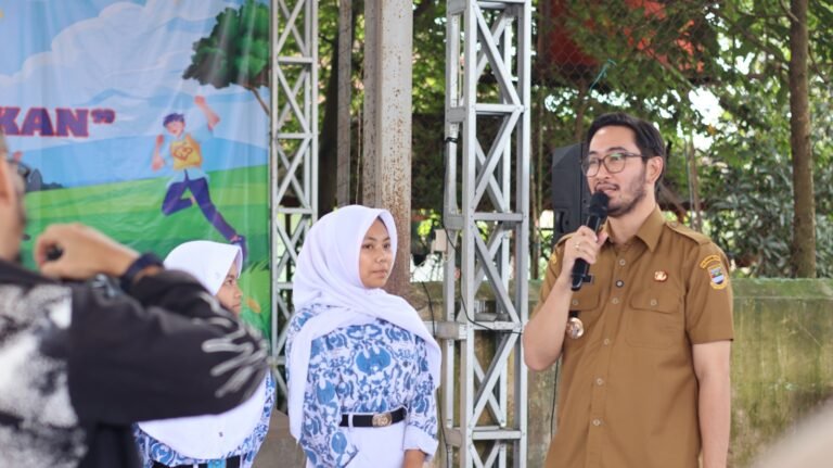 Tinjau Pelaksanaan MPLS di Bandung Barat, Begini Pesan Jeje Ritchie Ismail