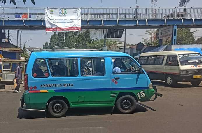 Selamatkan Angkot Bandung, Sistem Trayek Harus Dirombak Total