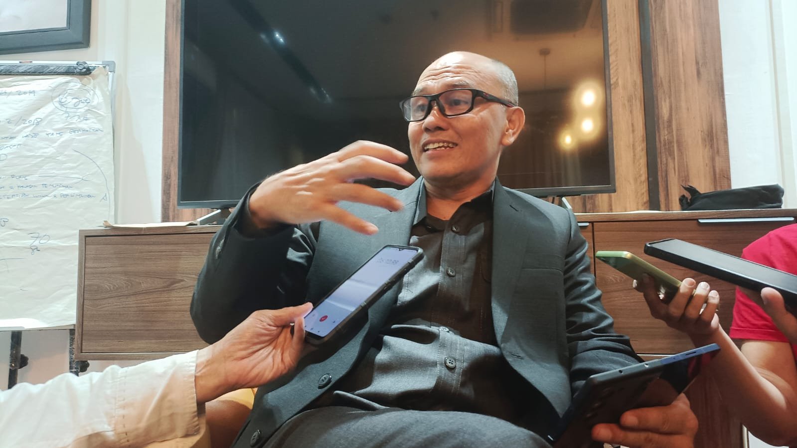 Wakil Ketua DPRD Edwin Senjaya Sesalkan Aksi Bagi-bagi Bir Saat Even Fun Run di Bandung