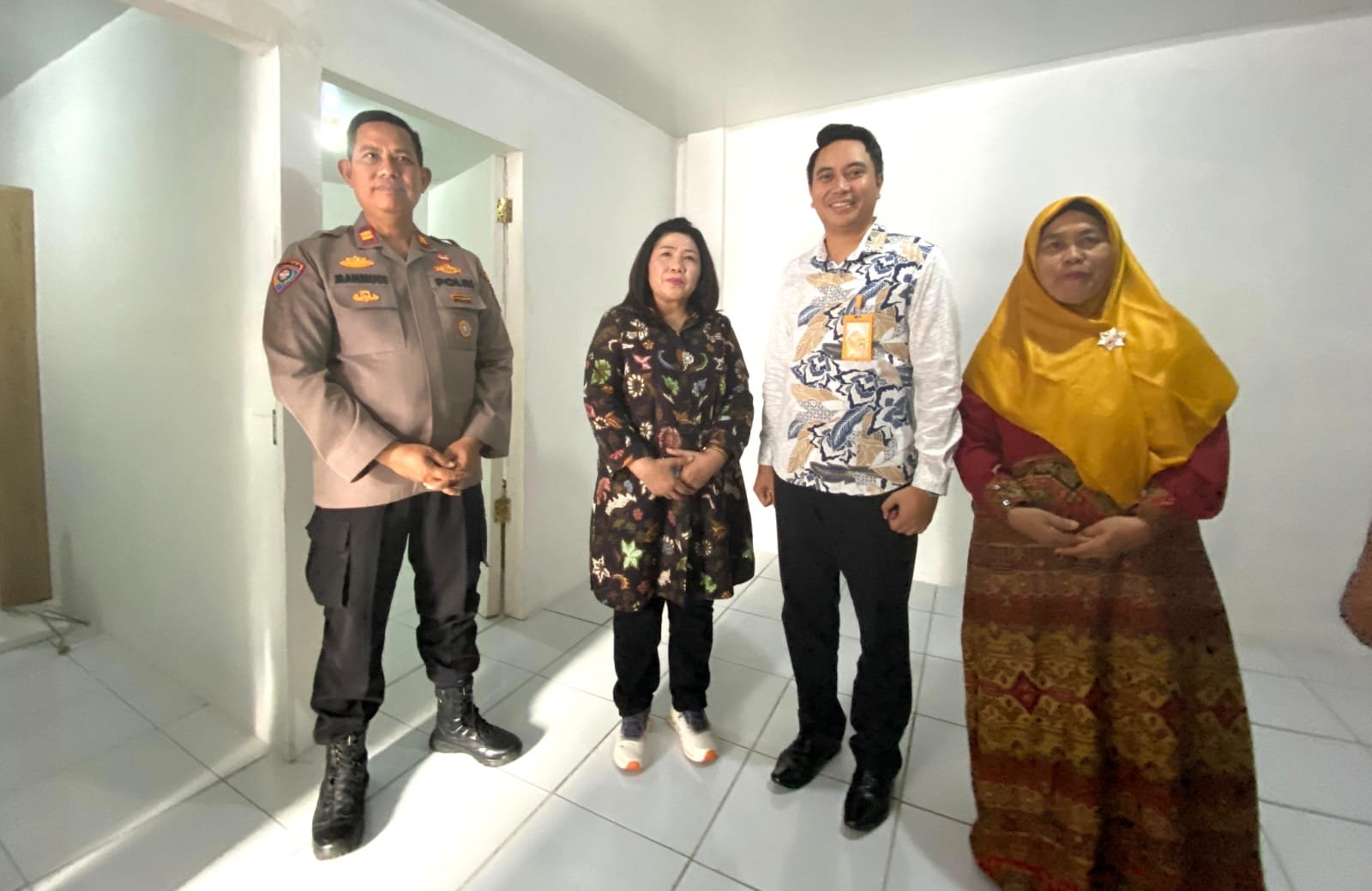 Program Bedah Rumah Mandiri Taspen Berbagi Kebahagiaan Bersama Keluarga Sumarliyah di Bekasi