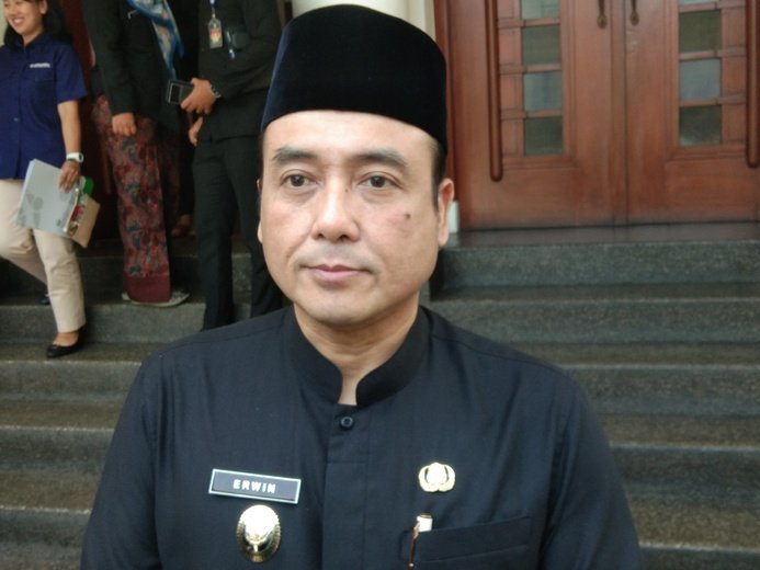 Tertibkan Peredaran Miras Ilegal, Pemkot Bandung Tegas Tutup Kios Miras