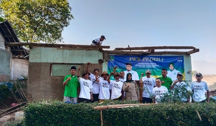 Bantuan Perbaikan Rutilahu dari PKB dan Hj. Renie Rahayu Fauzi, Bahagiakan Pasangan Endang dan Tita Warga Kampung Gurudug