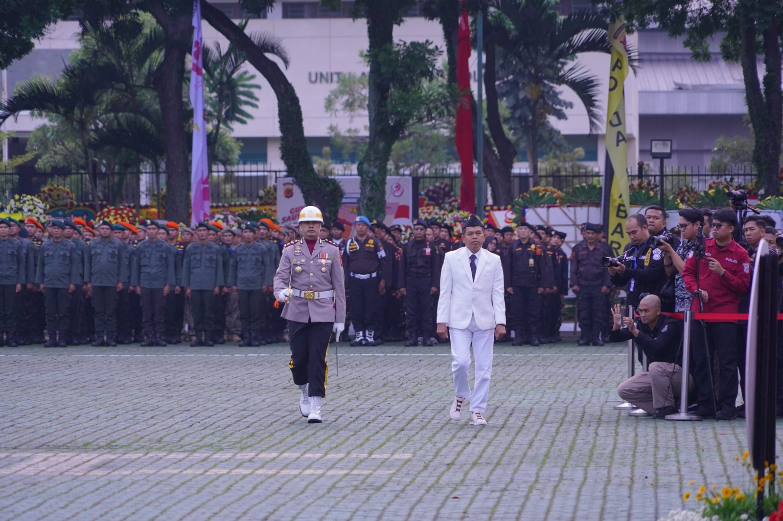Polda Jabar Gelar Upacara Puncak HUT Bhayangkara ke-79, Gubernur Dedi Mulyadi Bertindak Selaku Inspektur Upacara