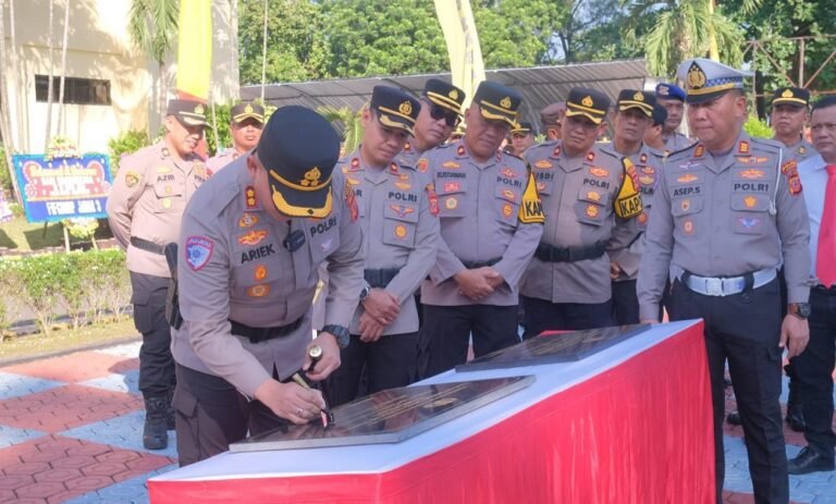 Polres Subang Laksanakan Penandatanganan Prasasti Kantor Satpas dan Aula Sat Lantas Tatag Trawang Tungga