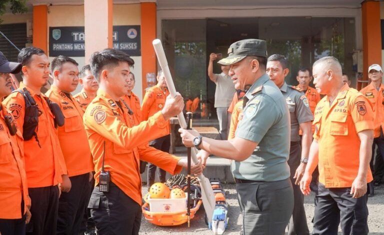 Dukung Pencarian Korban, Dandim Lepas Tim Rescue