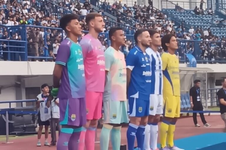 Aura Juara! Persib Bandung Luncurkan Jersey dan Skuad Anyar, Penuh Harapan di Musim Baru
