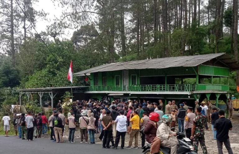 Kios Liar Ditertibkan, Pedagang Ciater Subang Menolak Digusur