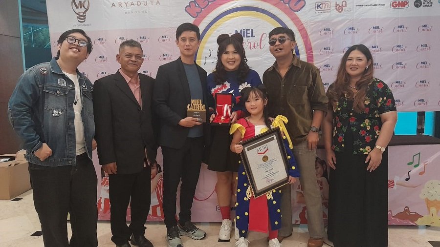 Miel Caerol Bocah Asal Bandung Ciptakan Lagu Sendiri dan Masuk Rekor MURI