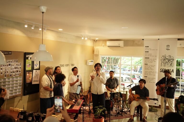 Bilal Indrajaya Mempersembahkan Lagu ‘Sedasa’ Pertama Kalinya di TUKU Pajajaran Bogor