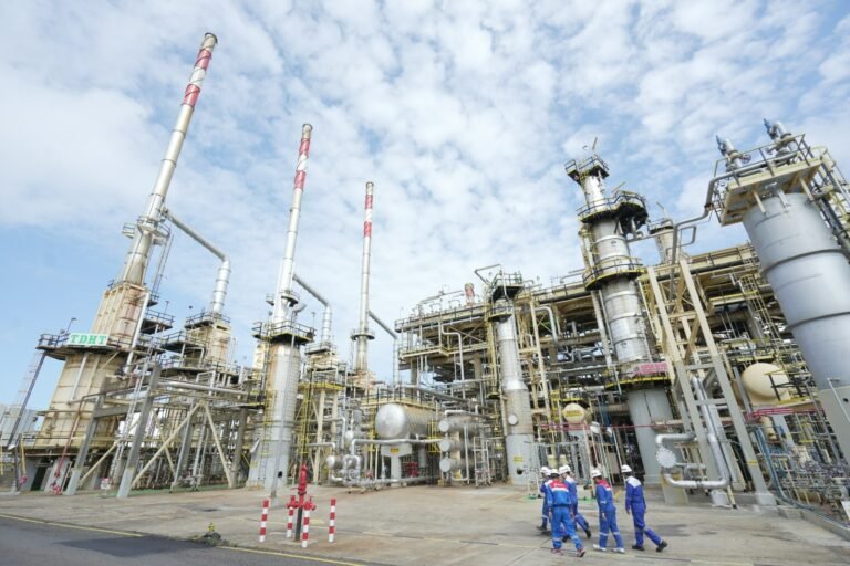 Tonggak Sejarah Baru Energi Hijau: Dari Minyak Jelantah, Pertamina SAF Produksi Kilang Pertamina di Cilacap Telah Mengangkasa