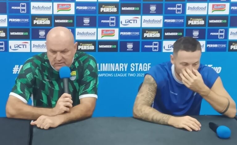 Bojan Hodak Siaga Penuh! Persib Bandung Hadapi Ujian Berat di GBLA