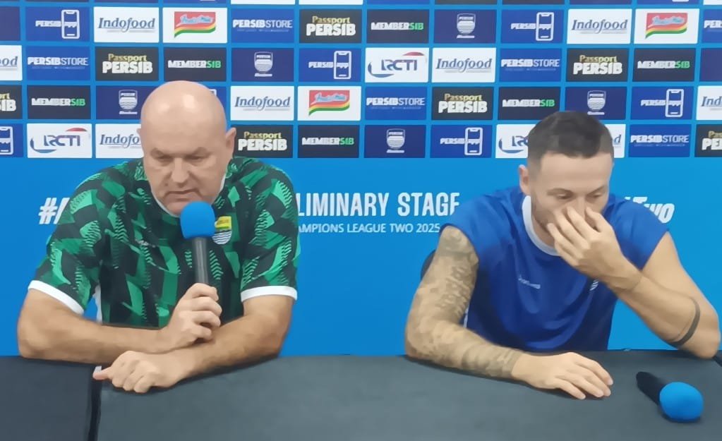 Bojan Hodak Siaga Penuh! Persib Bandung Hadapi Ujian Berat di GBLA