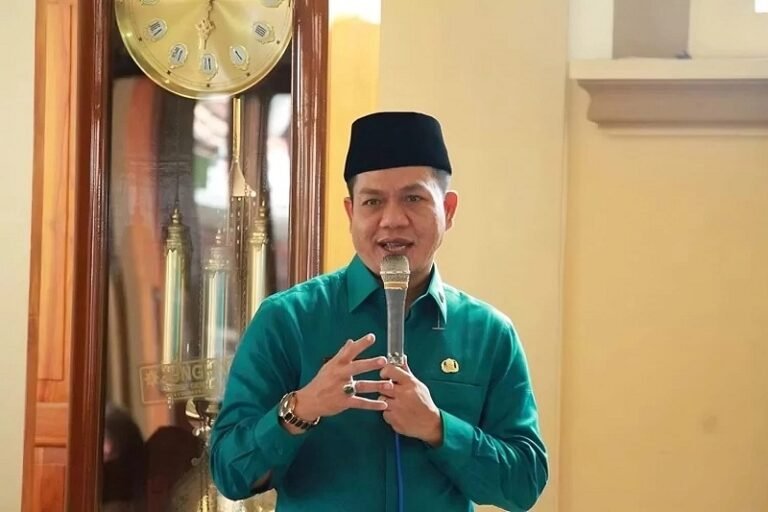 Bupati Bandung Klaim Jalan Rusak Rampung Diperbaiki dalam Tiga Tahun