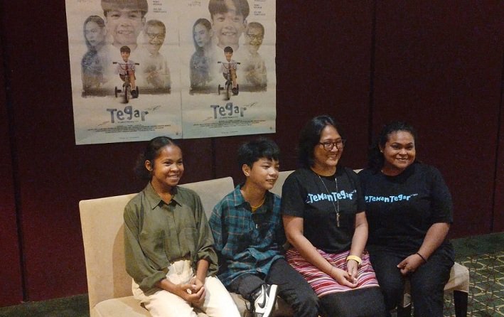 Tegar, Bocah Bandung yang Mendunia Lewat Film