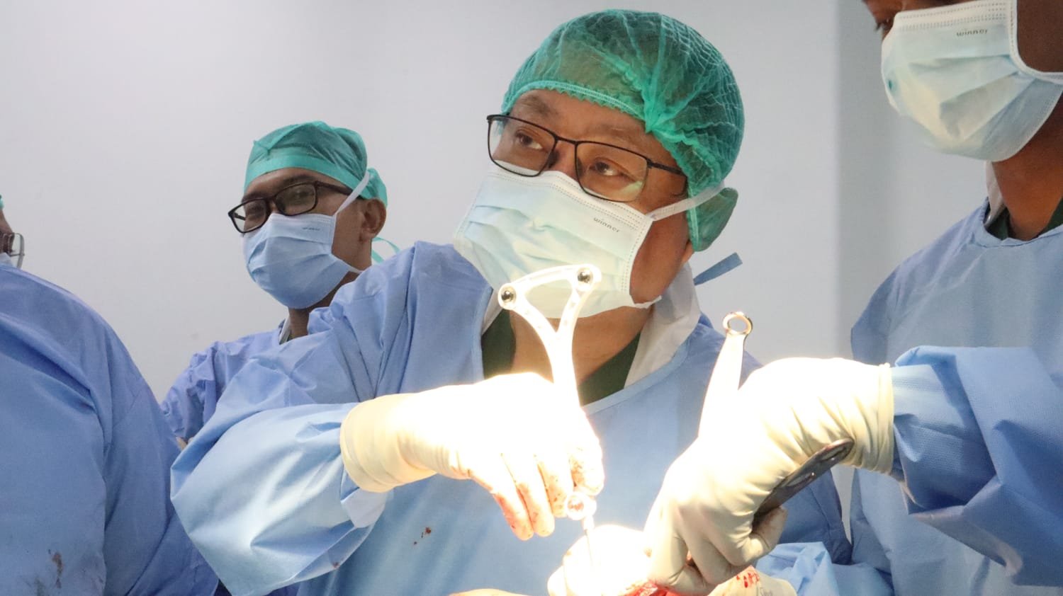 Robot Total Knee Replacement Sudah Banyak Digunakan Dalam Dunia Kedokteran Ortopedi