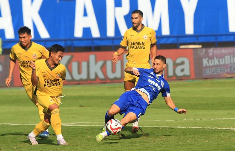 Bojan Hodak Ungkap Resep Persib Bandung Hindari Kekalahan di Laga Perdana