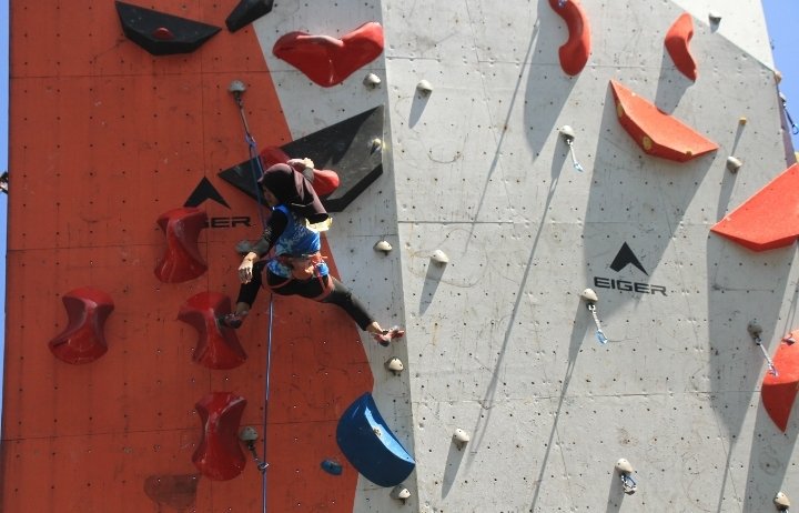Serunya Kompetisi Panjat Tebing Internasional Eiger Independece Sport Climbing Competition di Kota Bandung 