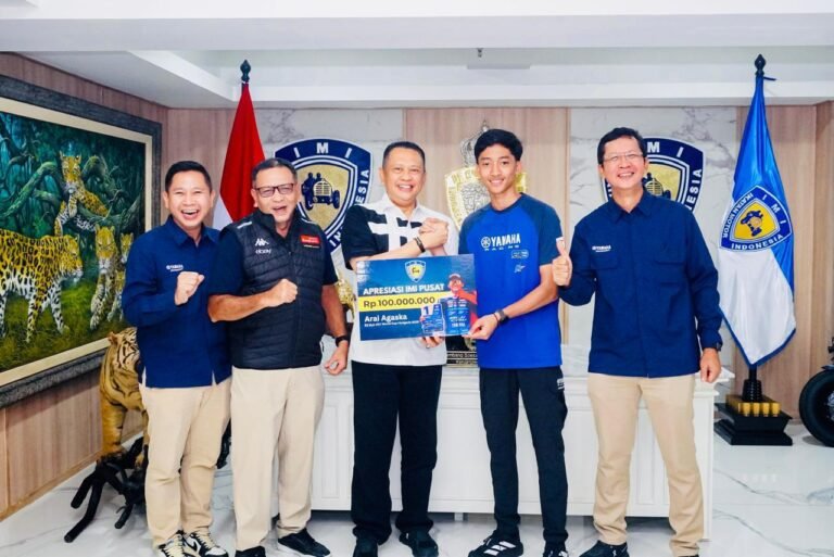 Juara Race R3 BLU CRU World Cup, Arai Agaska Dapat Apresiasi dari Ketua Umum IMI Bambang Soesatyo