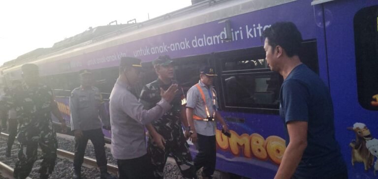 Lima Gerbong Kereta Argo Bromo di Stasiun Pagaden Baru Berhasil Dievakuasi