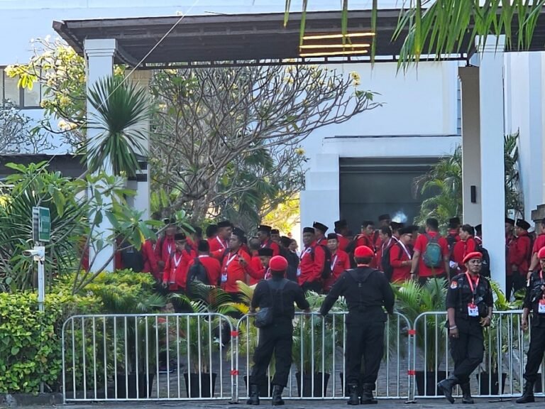 Sidang Kongres PDIP Dipercepat, Usai Pembukaan Megawati Soekarnoputri Kembali Dikukuhkan Periode 2025-2030, Hasto Bebas, Peluang Jabat Sekjen Tiga Periode