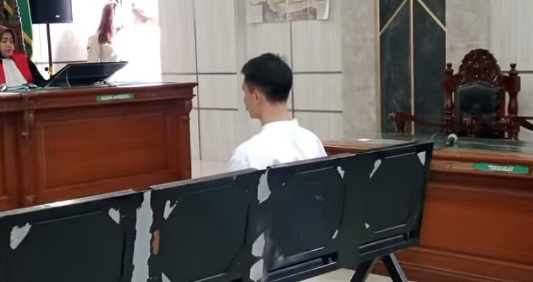 Terdakwa Kasus Kematian Santri Dituntut 15 Tahun, Keluarga: Terlalu Ringan
