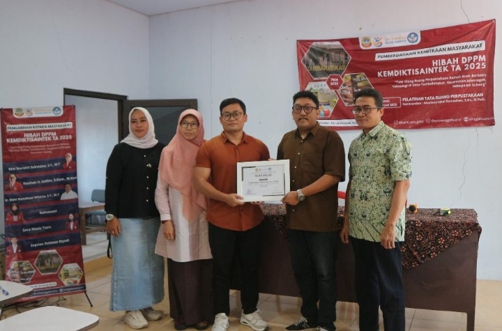 Kolaborasi Manis Universitas Sangga Buana dan Warga Desa: Wujudkan Perpustakaan Ramah Anak Berbasis Teknologi Pertama di Desa Tambakmekar Subang