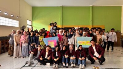 Mahasiswa Telkom University Hadirkan Edukasi Lewat Kegiatan “Step Up” di SMPN 12 Bandung