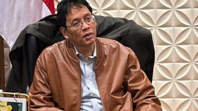 Menkeu Purbaya Pilih Jaket Kulit Garut, Bentuk Dukung Produk Lokal