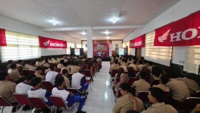 Gelar Adu Kencang di Sirkuit Bukit Peusar, Astra Honda Dream Cup Goes to School ke SMKN 4 Tasikmalaya