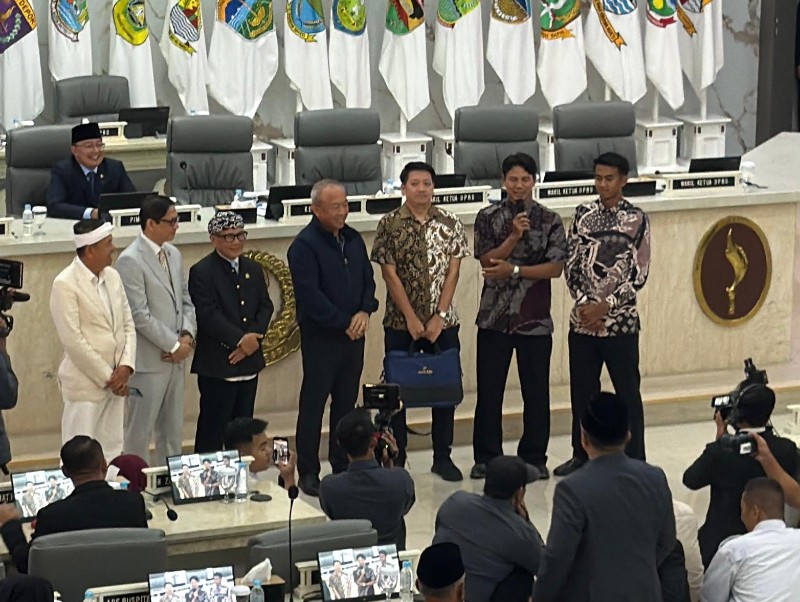 Setelah Hattrick Juara, Persib Bandung Dapat Kejutan Bonus Rp1 Miliar
