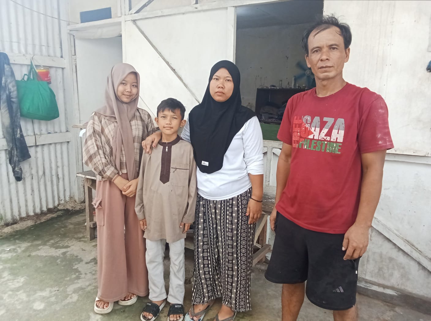 Sempat Terkatung-katung di Papua, Satu Keluarga asal Bandung Barat Berhasil Dipulangkan