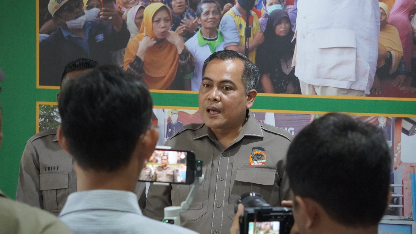 Foto Editan Prabowo dan Seskab Teddy Disebar, DPN Tani Merdeka Bakal Laporkan Akun 