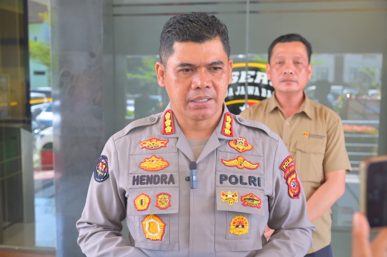 Kabid Humas Polda Jabar Kombes Pol. Hendra Rochmawan