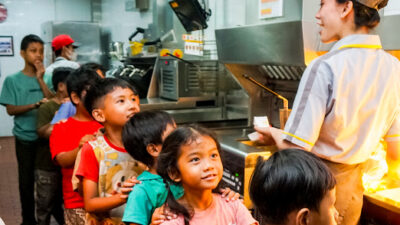 35 Tahun Tumbuh Bersama Indonesia, McDonald’s Perkuat Semangat Berbagi di Hari Raya Iduladha