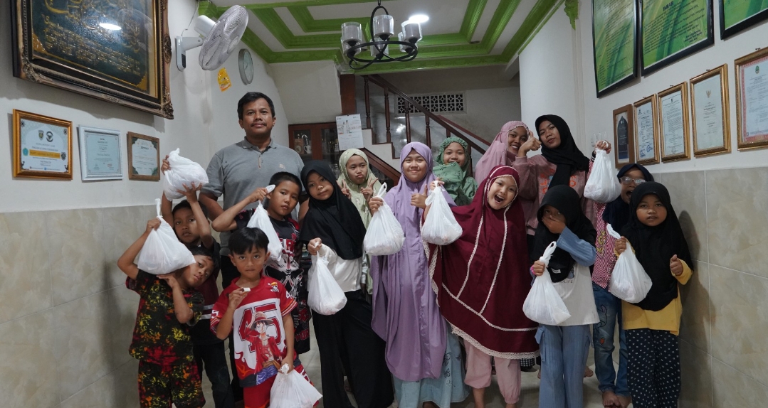 Tebar Kepedulian di Hari Raya Iduladha 1447 H, PLN UIP JBT Salurkan Daging Kurban kepada 2.400 Penerima Manfaat